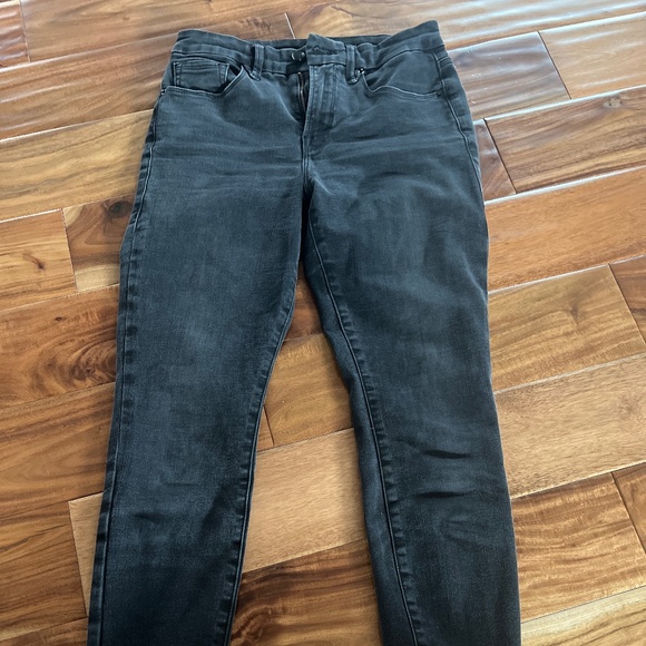 Good American - Picture 1 of 2